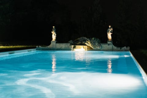 Swimming pool, Swimming pool