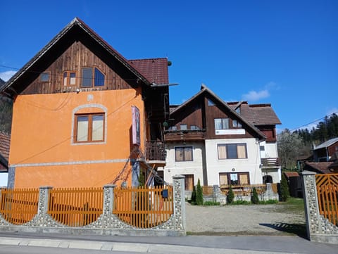 Property building, Day, Street view