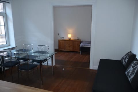 Stor lejlighed midt i Sønderborg by. Apartment in Sønderborg