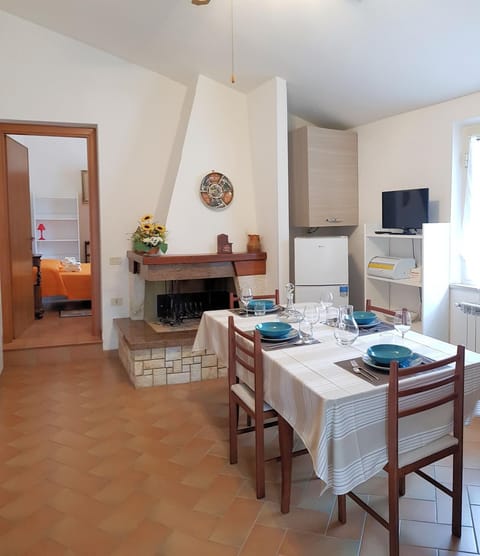 TV and multimedia, Kitchen or kitchenette, Living room, Dining area