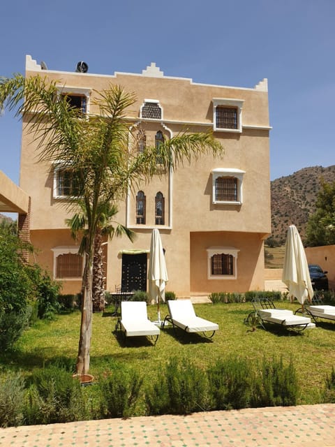 Facade/entrance, Garden, View (from property/room)