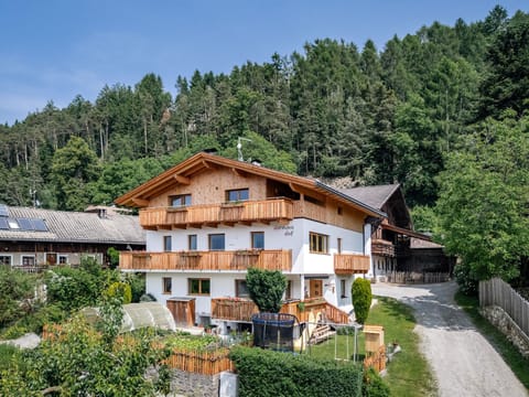 Property building, Day, Natural landscape, Summer, Location