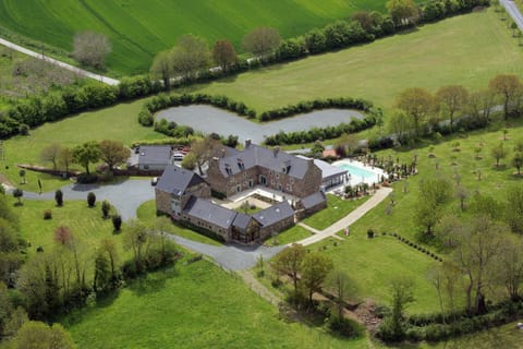 Area and facilities, Swimming pool