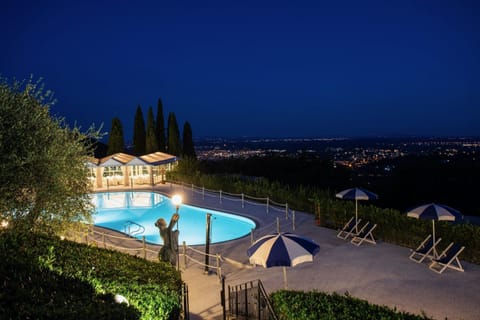 Alfresco luxury Villa with Heated pool Villa in Emilia-Romagna