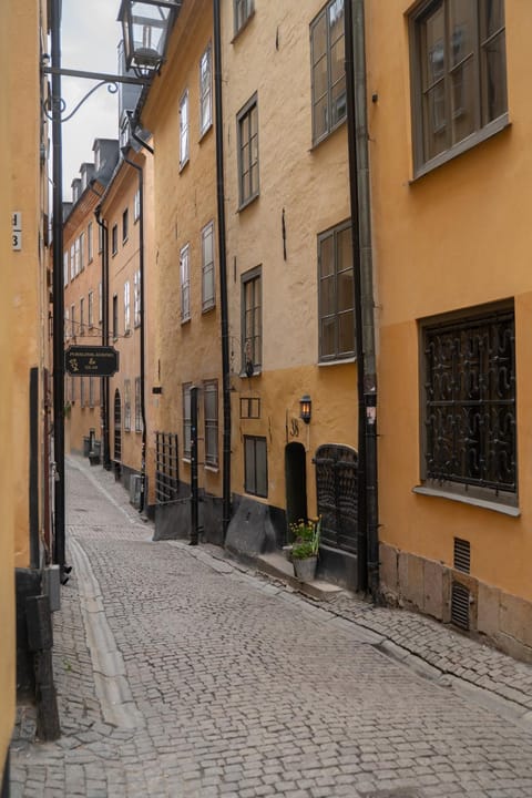 Property building, Street view