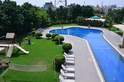 Swimming pool