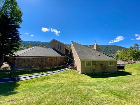 Enclave 5 by SummitCove Lodging House in Keystone