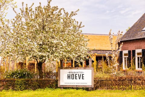 Brabantse Hoeve Bed and Breakfast in Limburg (province)
