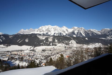Balcony/Terrace, City view, Mountain view