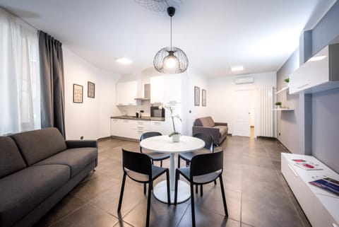 Coffee/tea facilities, Living room, Dining area, dishwasher, pet friendly, stove, kitchen