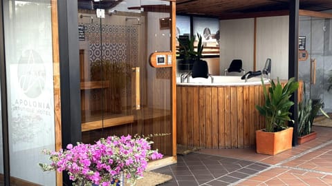 Hot Tub, Sauna