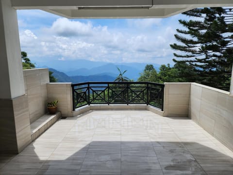 Balcony/Terrace, Landmark view, Mountain view