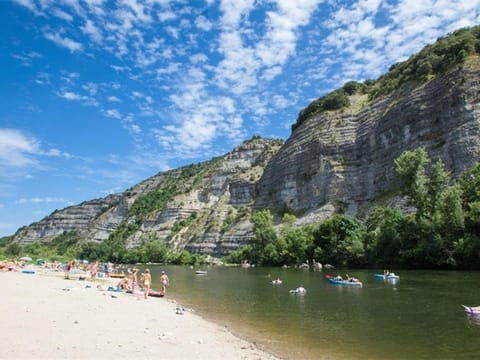 Maison climatisée avec jardin près du centre de Vallon Pont d'Arc - 6 couchages - FR-1-382-112 House in Vallon-Pont-d'Arc