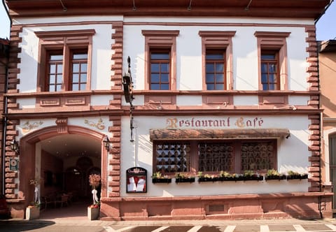 Facade/entrance