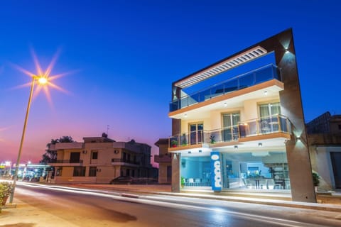 Property building, Neighbourhood, Sunrise, Sunset