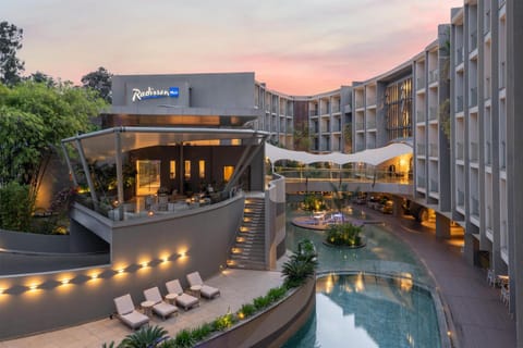 Property building, Swimming pool