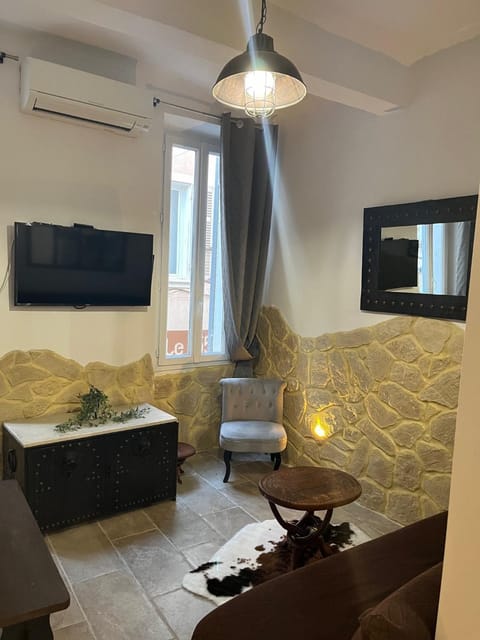 Logis centre historique 4 personnes - Soleil Levant La Ciotat Apartment in La Ciotat