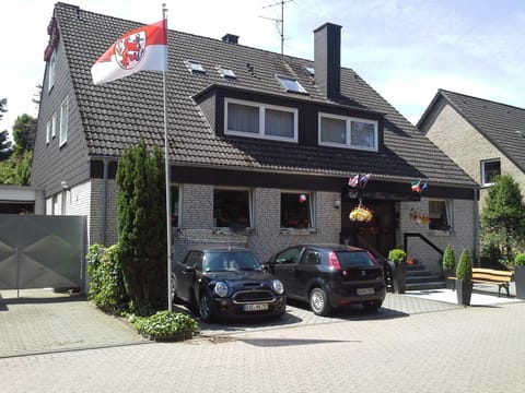 Property building, Day