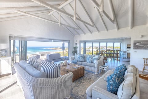 Living room, Sea view