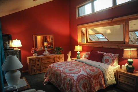 Mink Hollow Lodge House in Capital District, NY, USA