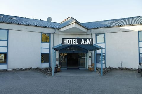 Property building, Facade/entrance, Property logo or sign