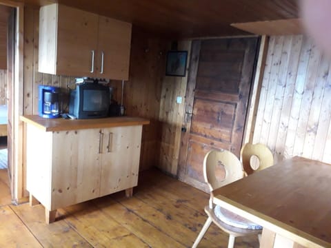 TV and multimedia, Kitchen or kitchenette, Dining area