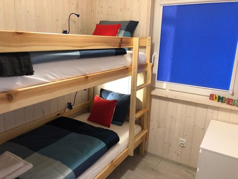 Day, Summer, Decorative detail, Bedroom, On site, bunk bed