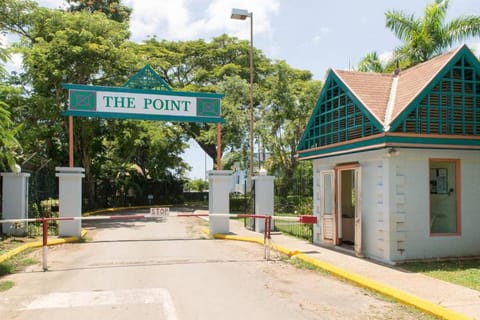 Facade/entrance, Property logo or sign