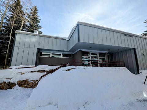 Liftside 309 by SummitCove Lodging House in Keystone