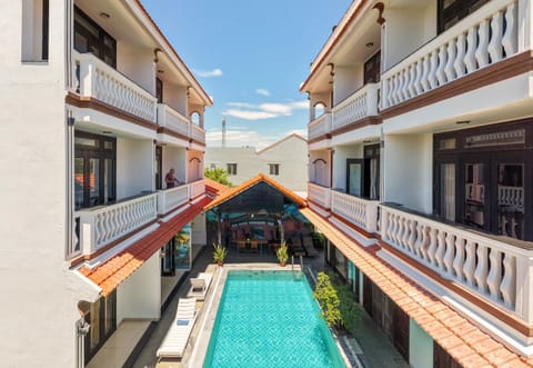 Property building, Patio, Day, View (from property/room), Balcony/Terrace, Pool view, Swimming pool, sunbed