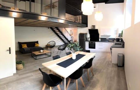 Business facilities, Seating area, Dining area