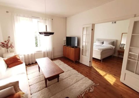 Bed, Living room