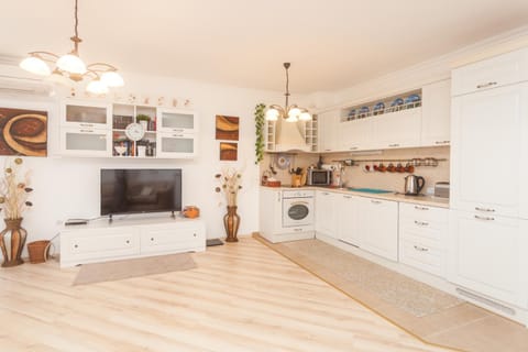 Communal lounge/ TV room, Kitchen or kitchenette