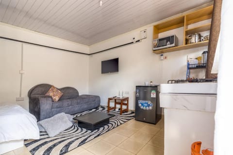 TV and multimedia, Kitchen or kitchenette, Seating area