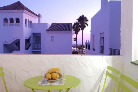 Balcony/Terrace, Seating area, Dining area, Sea view