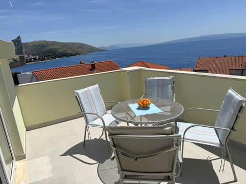 View (from property/room), Balcony/Terrace, Sea view