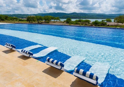Day, Natural landscape, Mountain view, Pool view, Swimming pool