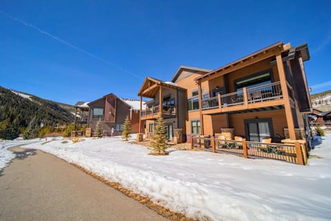 River Run Townhomes 100 by SummitCove Lodging House in Keystone