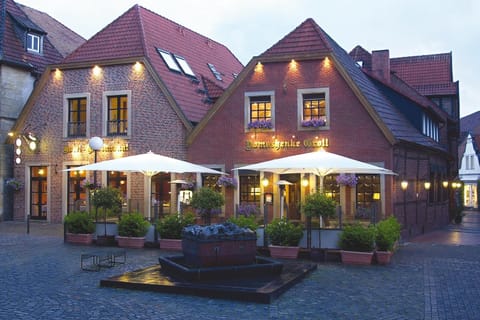 Facade/entrance, Balcony/Terrace