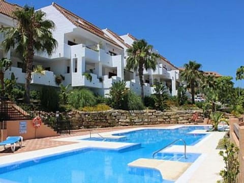 Property building, Day, Garden, Garden view, Pool view, Swimming pool, sunbed