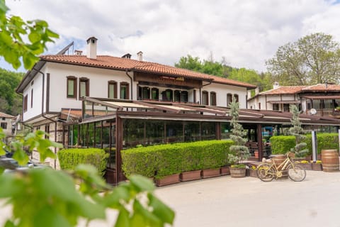 Property building, Day