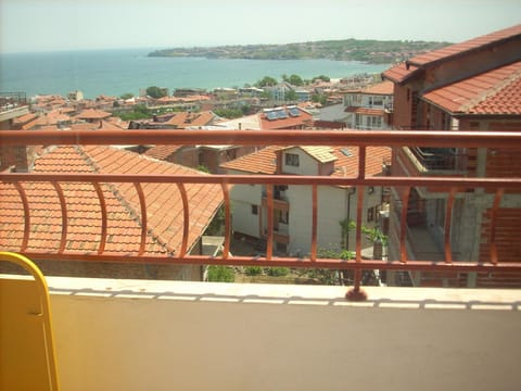 Shower, Toilet, Property building, Spring, Bed, Day, Night, People, People, People, Neighbourhood, Activities, Bird's eye view, Winter, Summer, Children play ground, Bathroom, TV and multimedia, View (from property/room), View (from property/room), Balcony/Terrace, Balcony/Terrace, Other, Photo of the whole room, Beach, Beach, Evening entertainment, Logo/Certificate/Sign, Logo/Certificate/Sign, Animals, Animals, Bedroom, Autumn, On site, Food, Pets, Guests, Guests, City view, City view, Sea view, Sea view, Street view, Street view, Area and facilities, Area and facilities, Area and facilities, Supermarket/grocery shop, Sports, Entertainment, Time of day, Sunrise, Family, Family, Family