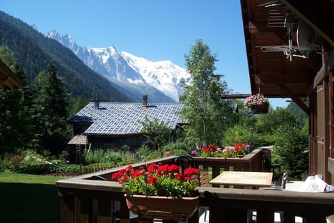 Patio, Natural landscape, Garden view, Mountain view