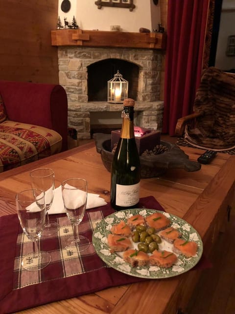 Seating area, flat iron