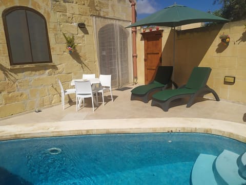 Day, Garden, Swimming pool, sunbed