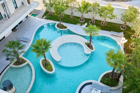 Property building, Day, Natural landscape, Garden, Pool view, Swimming pool