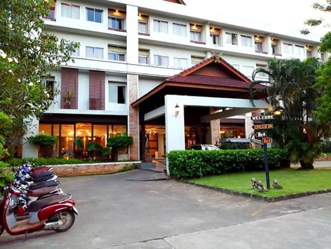 Property building, Garden view