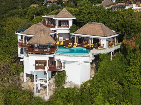 Property building, Day, Natural landscape, Bird's eye view, Pool view, Swimming pool, sunbed