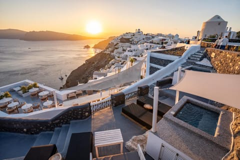 Enalion Suites Bed and Breakfast in Oia