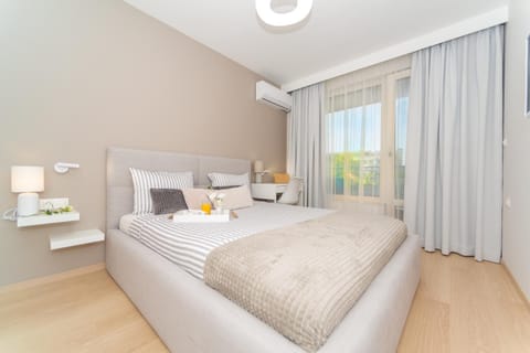 Bed, Bedroom, air conditioner